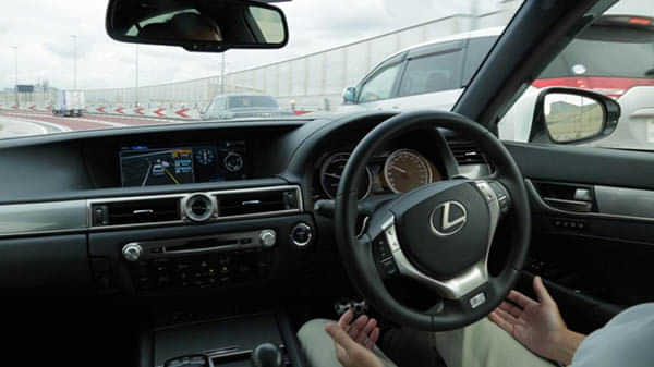 Lexus GS осваивает беспилотные технологии